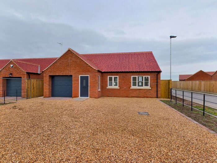 3 Bedroom Detached Bungalow For Sale In Contour Close, Emneth, Wisbech, PE14