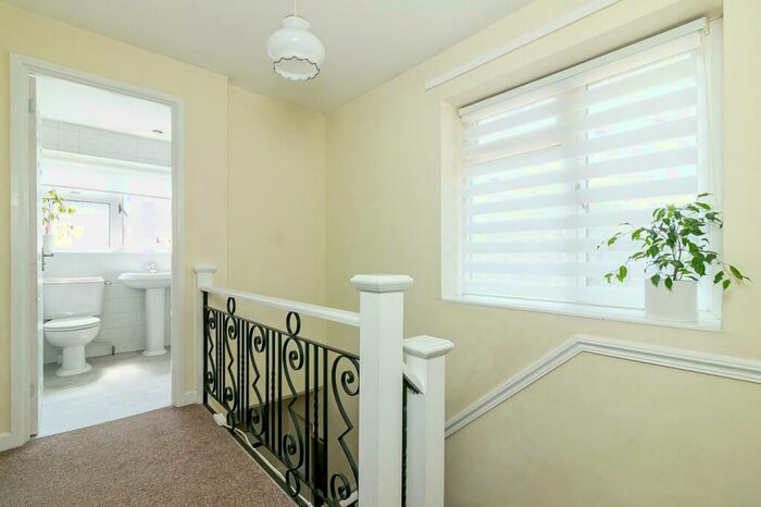 3 Bedroom Semi-Detached House For Sale In Waysbrook, Letchworth Garden City, SG6