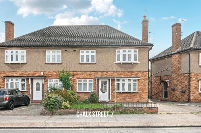 2 Bedroom Maisonette To Rent In Station Road, Gidea Park, RM2