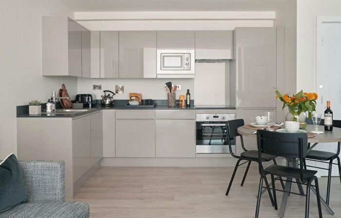 3 Bedroom Apartment To Rent In Newhall Square, Birmingham, B3