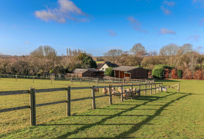 4 Bedroom Cottage For Sale In Stony Batter, West Tytherley, Salisbury, Wiltshire, SP5