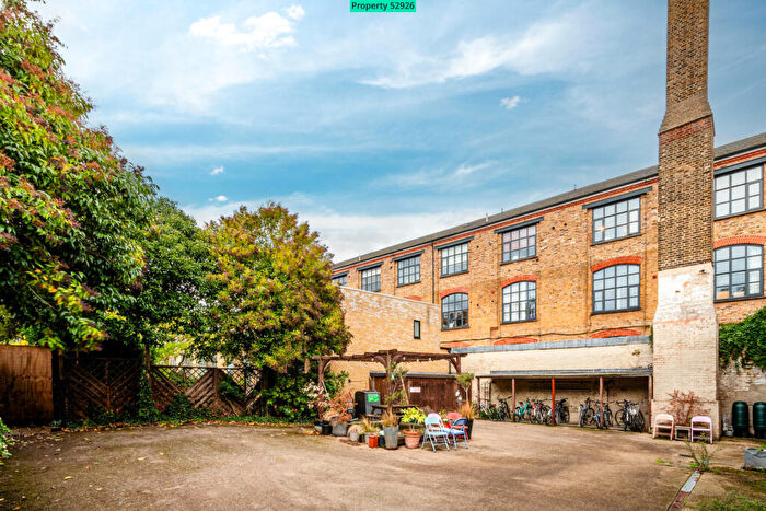 3 Bedroom Terraced House For Sale In Shacklewell Lane, London, E8