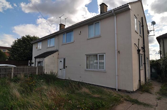 3 Bedroom Semi Detached House To Rent In Carr Head Lane, Bolton On Dearne, S63