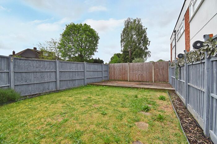 2 Bedroom Maisonette For Sale In Devoke Way, Walton-On-Thames, KT12