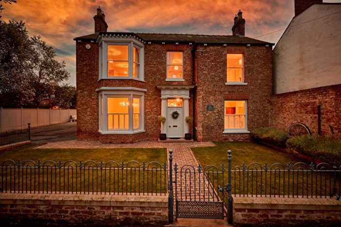 5 Bedroom Detached House For Sale In The White House, York Road, Green Hammerton, YO26