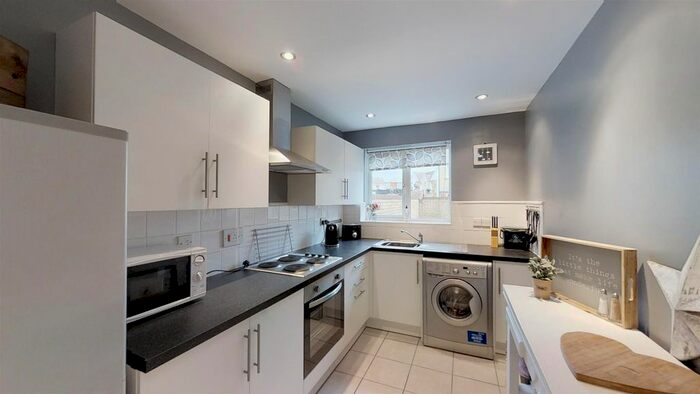 2 Bedroom Maisonette To Rent In Patagonia Walk, Maritime Quarter, Swansea, SA1