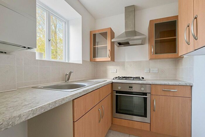 1 Bedroom Flat To Rent In Ewell Road, Surbiton, KT6