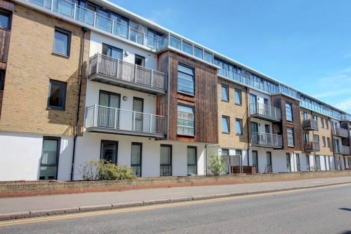 1 Bedroom Flat To Rent In Mead Lane, Hertford, SG13