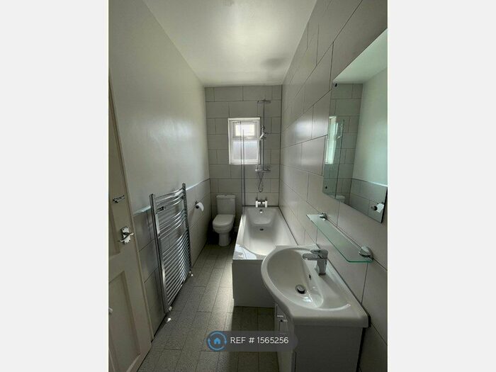 2 Bedroom Terraced House To Rent In Mount Road, Bradford, BD2