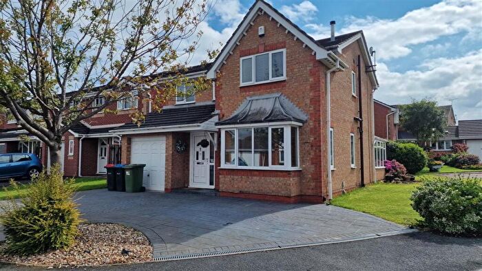 4 Bedroom Detached House To Rent In Hawkshead Way, Winsford, CW7