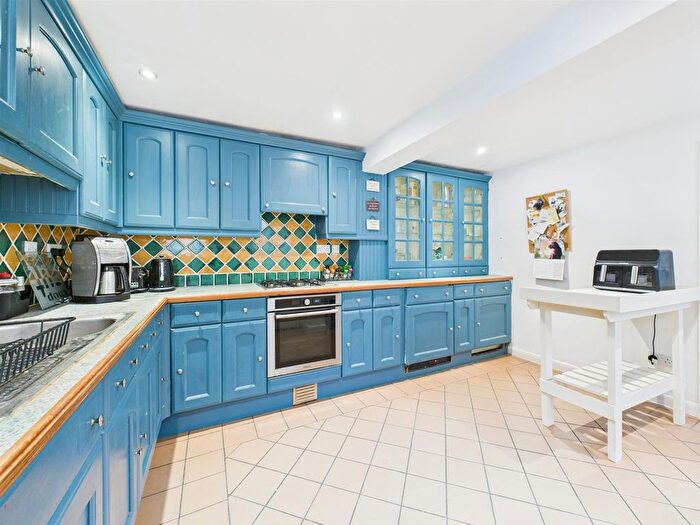 4 Bedroom Terraced House For Sale In Oundle Road, Woodston, Peterborough, PE2