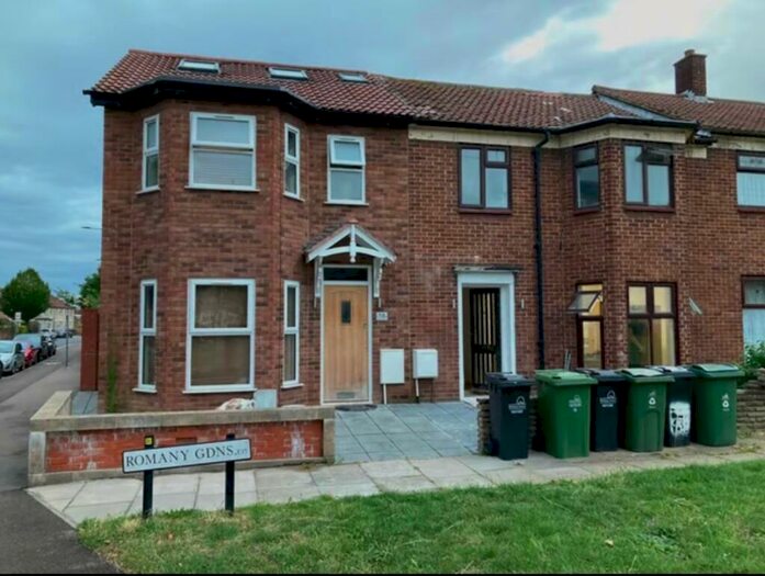 5 Bedroom End Of Terrace House To Rent In Romany Gardens, London, E17