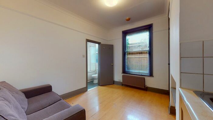 Studio To Rent In Lyncroft Gardens, NW6