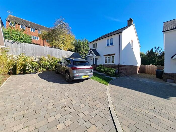 3 Bedroom Property To Rent In Walsham Close, Hemel Hempstead, HP1