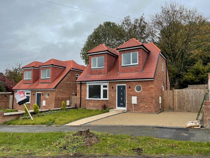 3 Bedroom Detached House To Rent In Alwyn Close, Luton, LU2