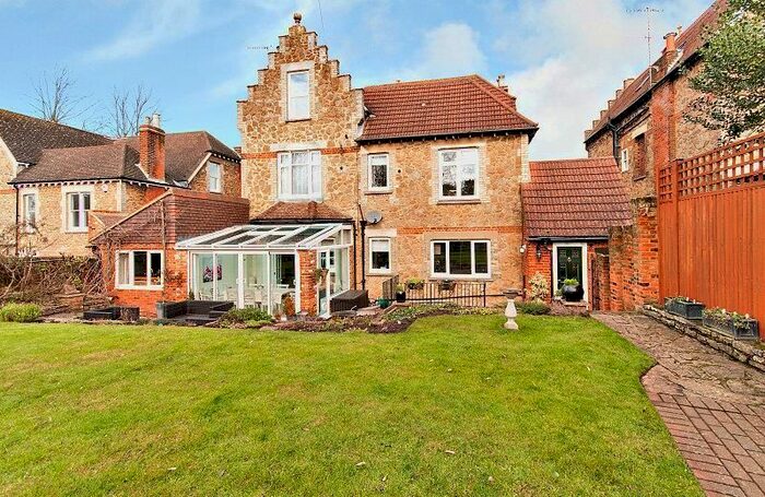 1 Bedroom Flat To Rent In Epsom Road, Guildford, GU1