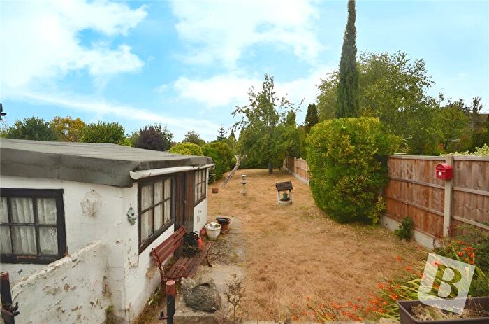 2 Bedroom Semi Detached House For Sale In Brookdale Avenue, Upminster, RM14