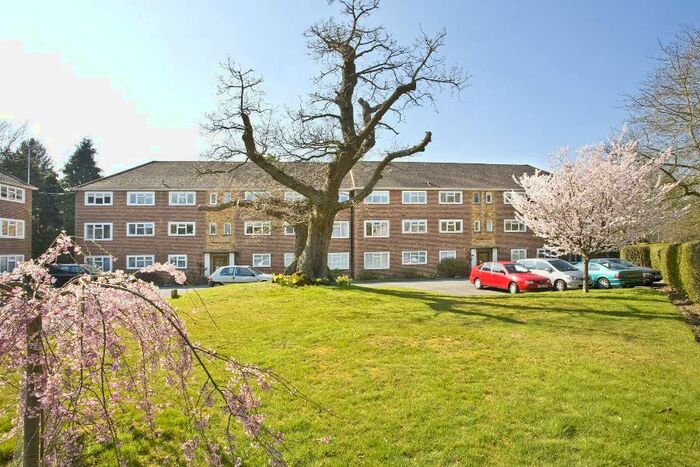 2 Bedroom Flat To Rent In Virginia Water, Surrey, GU25