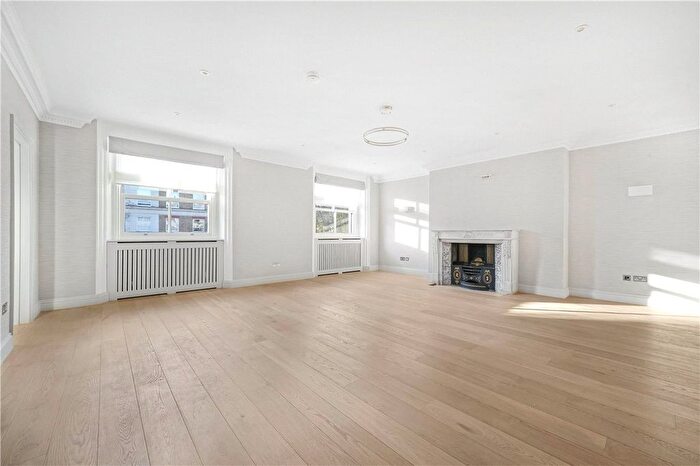 2 Bedroom Flat To Rent In Portland Place, London, W1B