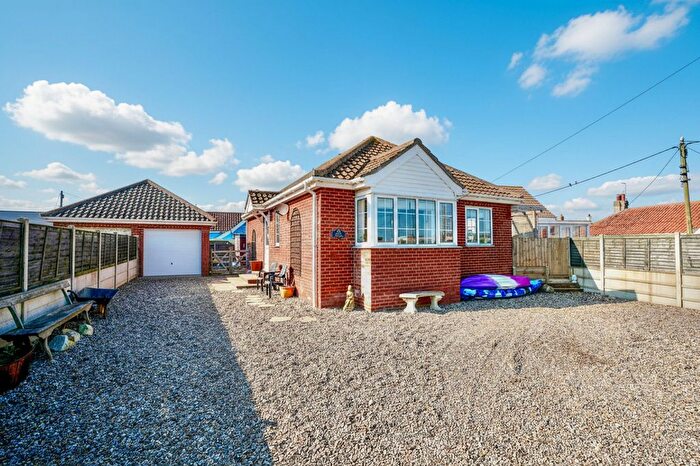 2 Bedroom Detached Bungalow For Sale In Helena Road, Walcott, NR12