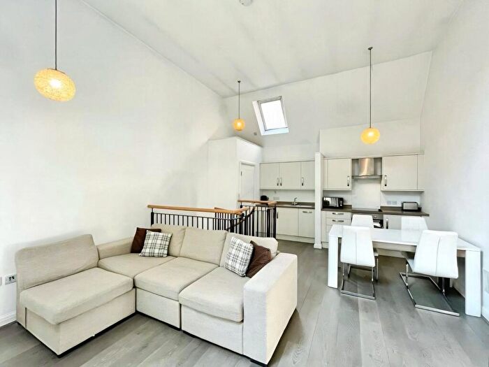 1 Bedroom Flat To Rent In The Calls, Leeds, West Yorkshire, LS2