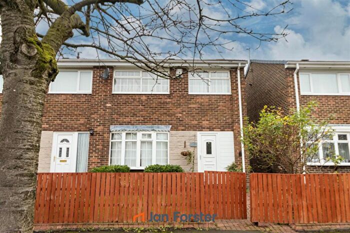 3 Bedroom House To Rent In Blenheim, Killingworth, NE12