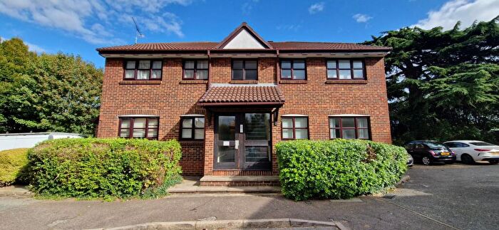 2 Bedroom Apartment For Sale In Unicorn Walk, Greenhithe, Kent, DA9