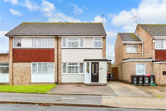 3 Bedroom Semi Detached House For Sale In Rumfields Road, Broadstairs, Kent, CT10