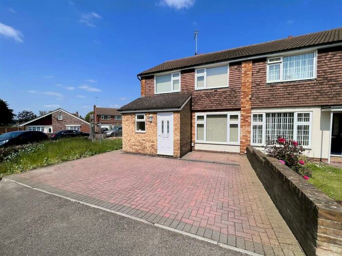 3 Bedroom House To Rent In Stanmore Crescent, Luton, LU3