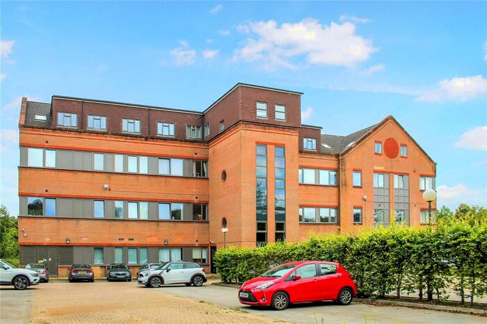 2 Bedroom Flat To Rent In Bartley Way, Hook, RG27