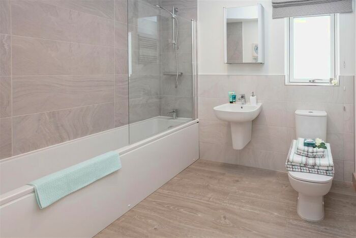 2 Bedroom Bungalow For Sale In The Poppyfields, Collingham, Newark, NG23
