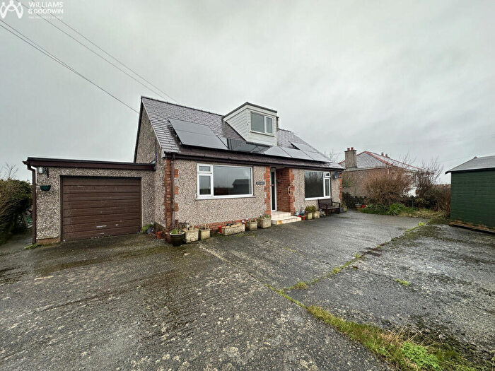 4 Bedroom Detached Bungalow For Sale In Lon Capel, Dwyran, Anglesey, LL61