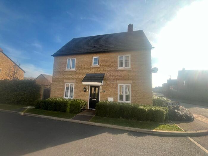 3 Bedroom Semi-Detached House For Sale In Blush Crescent, Carterton, OX18
