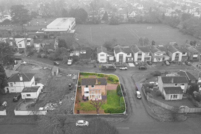 3 Bedroom Detached House For Sale In Parsons Mead, East Molesey, KT8