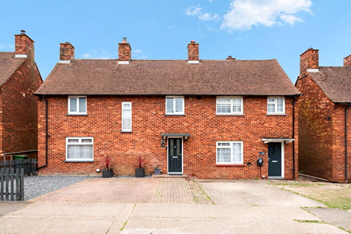 3 Bedroom Semi-Detached House For Sale In Western Way, Basingstoke, RG22