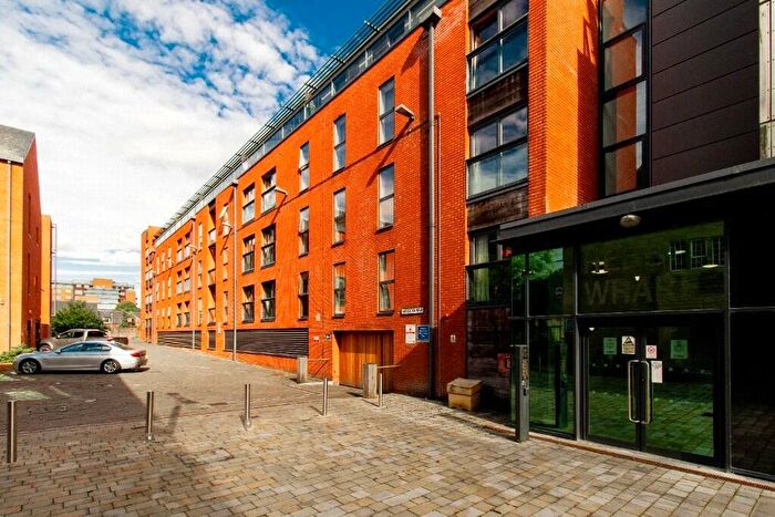 2 Bedroom Flat For Sale In Navigation Walk, Wakefield, West Yorkshire, WF1