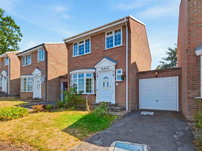 3 Bedroom Detached House For Sale In Laburnum Close, Ferndown, BH22
