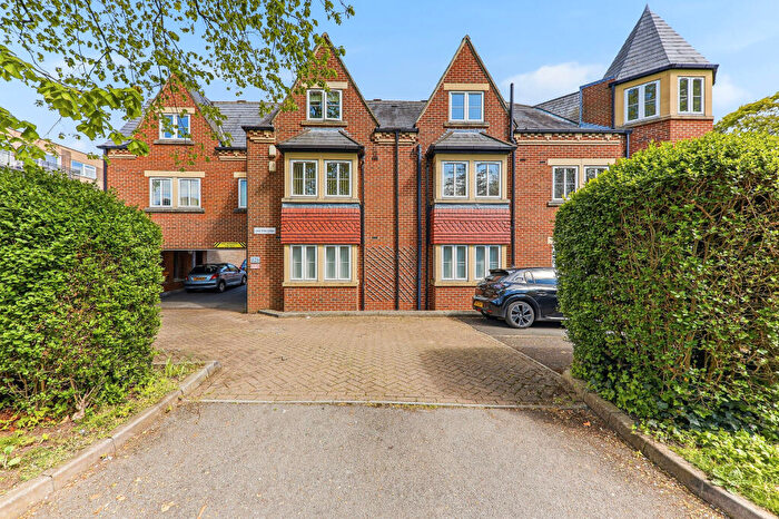 2 Bedroom Apartment For Sale In Street Lane, Leeds, West Yorkshire, LS17