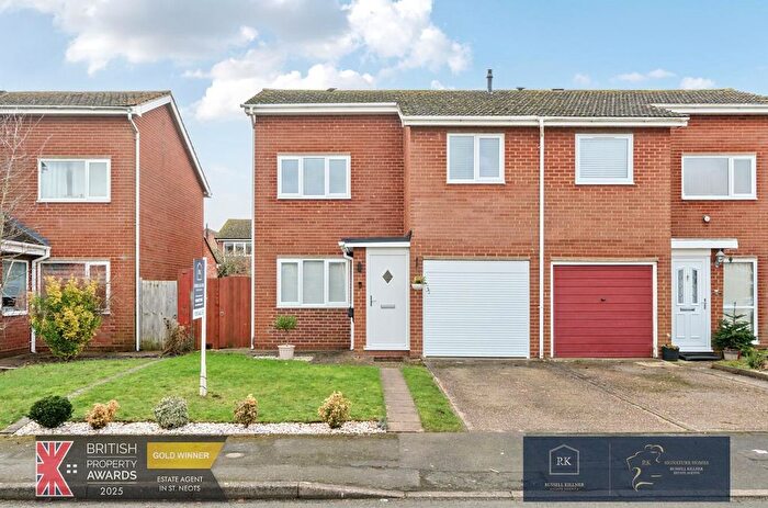 3 Bedroom Semi Detached House For Sale In Longfellow Place, Eaton Ford, St. Neots, PE19