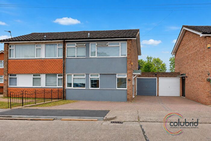 3 Bedroom Semi-Detached House For Sale In Rigby Gardens, Chadwell St Mary, RM16