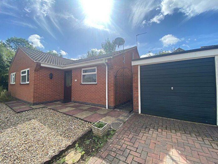 2 Bedroom Bungalow To Rent In Tiverton Close, Oadby, LE2