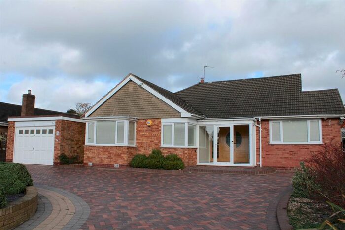 5 Bedroom Detached Bungalow To Rent In Norman Road, Walsall, WS5