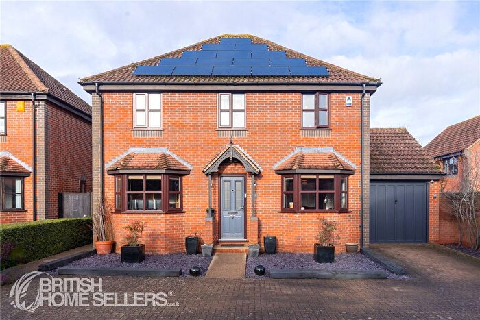 4 Bedroom Detached House For Sale In Bowling Leys, Middleton, Milton Keynes, Buckinghamshire, MK10