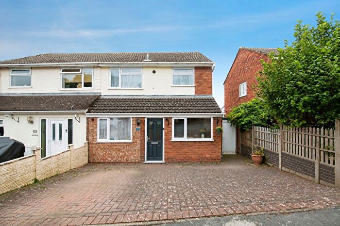 3 Bedroom Semi-Detached House For Sale In New Street, Baddesley Ensor, CV9
