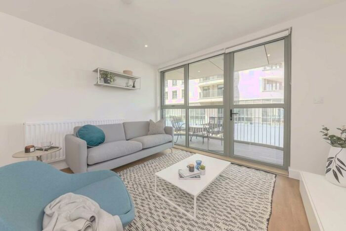 2 Bedroom Flat To Rent In Green Street, North Acton, NW10