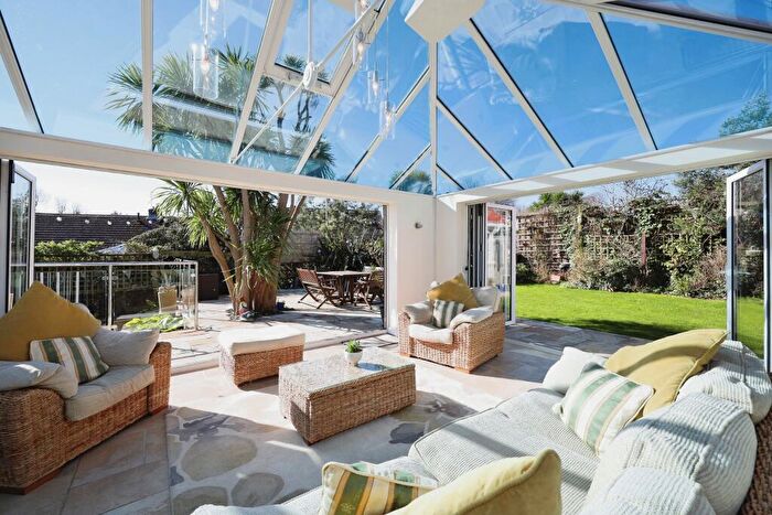 4 Bedroom Bungalow To Rent In Gregory Avenue, Pondwell, PO33