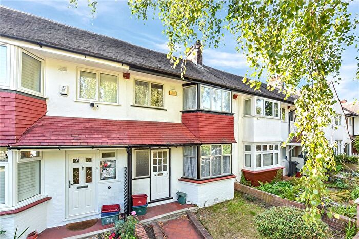 3 Bedroom Detached House To Rent In Park Drive, London, W3