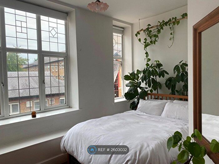 2 Bedroom Flat To Rent In Flamingo House, London, E2