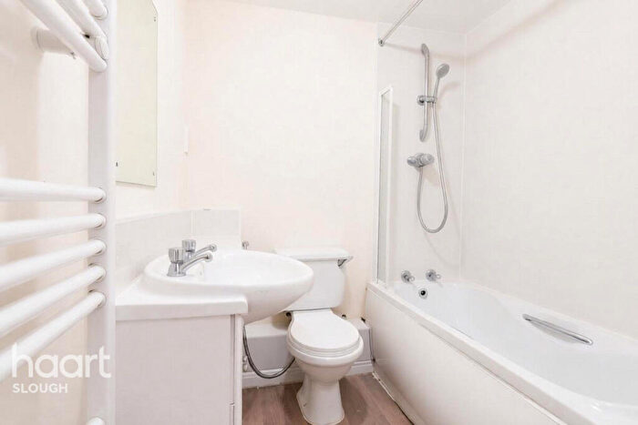 2 Bedroom Apartment To Rent In Mill Street, Slough, SL2
