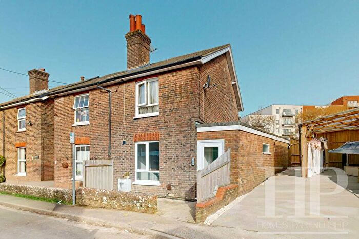 2 Bedroom Apartment To Rent In St. Johns Road, Crawley, RH11